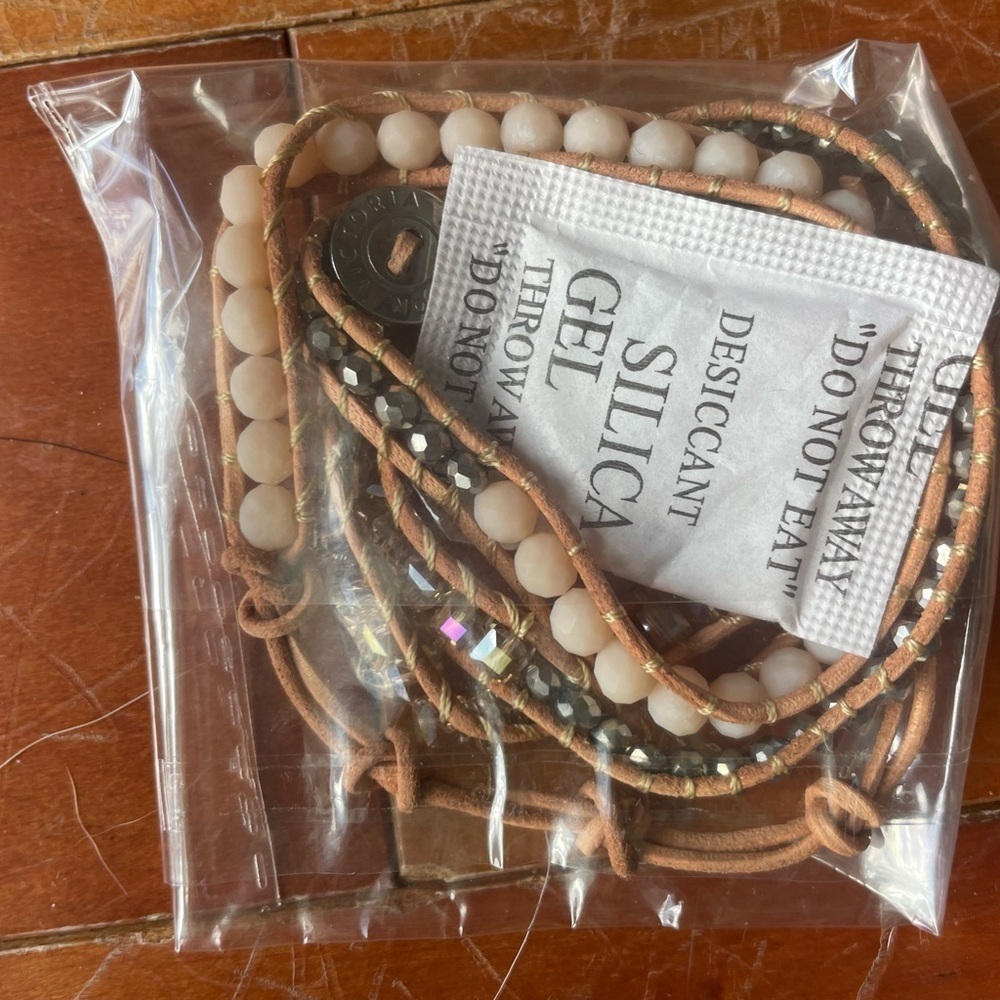 Victoria Emerson Wrap Bracelet New in‎ Plastic